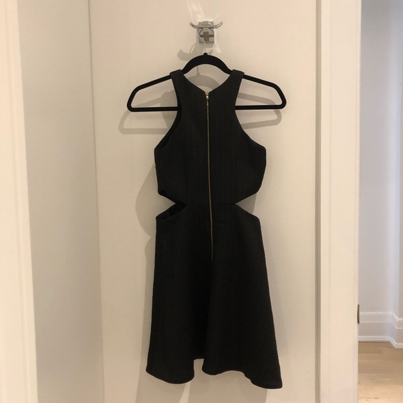 Club Monaco dress with side cut-outs. Black sz 00 - Picture 6 of 7